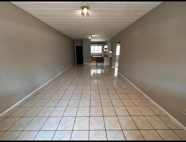 2 BEDROOM TOWNHOUSE FOR SALE IN VORNA VALLEY